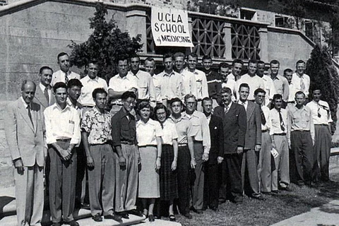 Group of one of the first medical school classes at UCLA